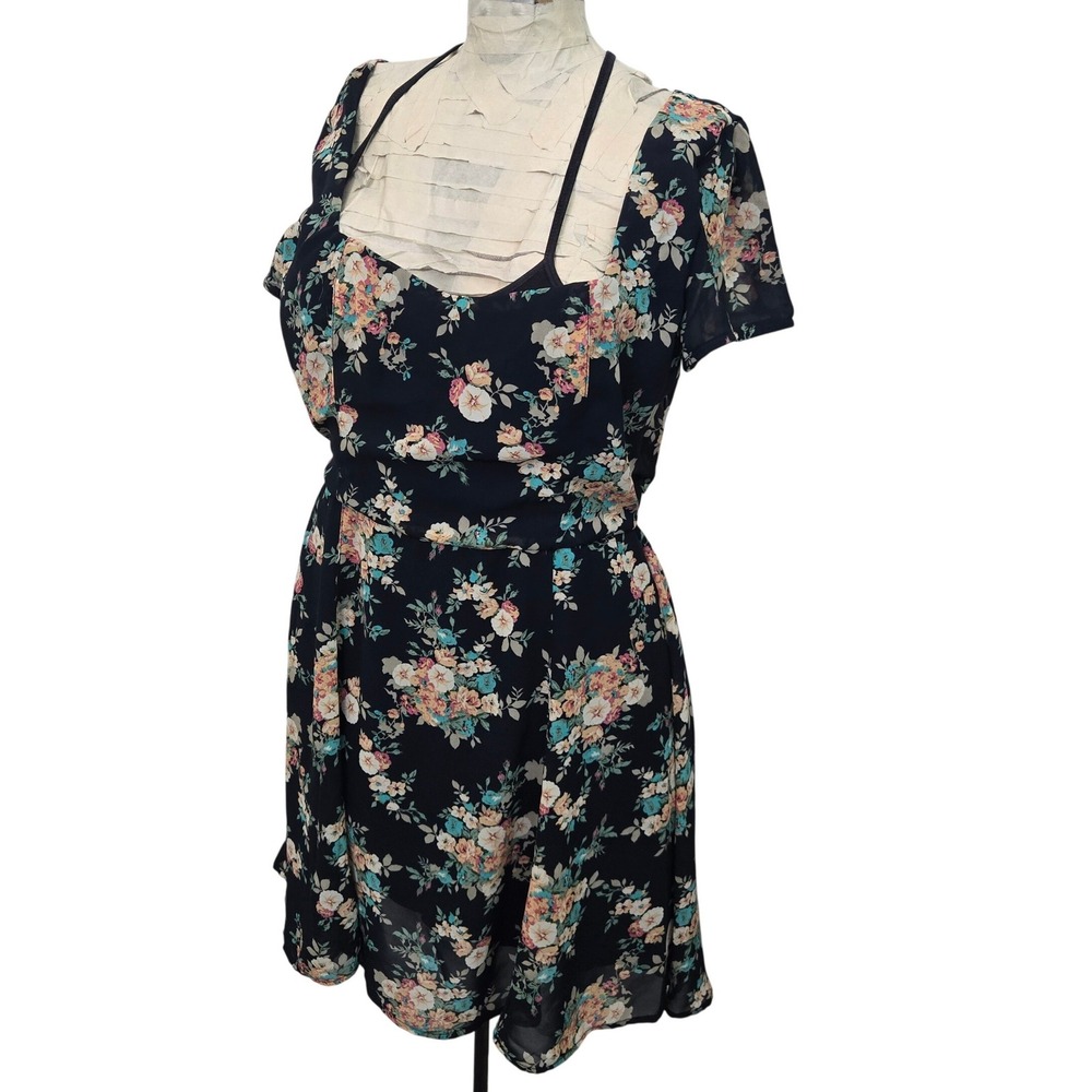 Luccaโ Couture Womens Dress Medium Black Floral Mini Open Back Short Sleeve Boho